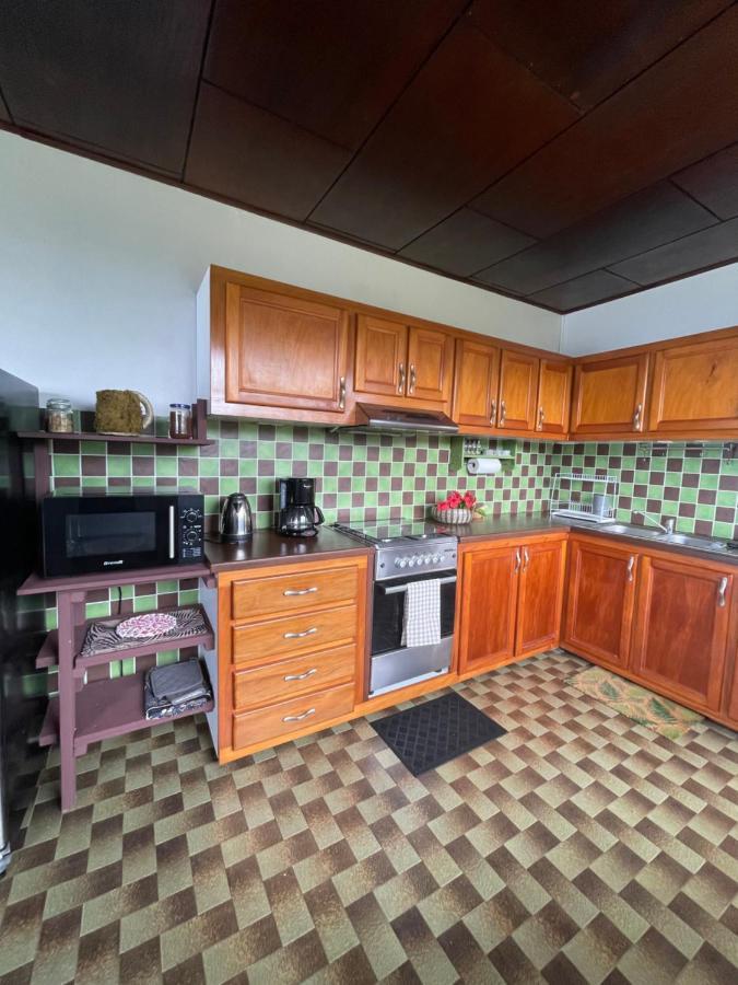 Vila Pk 35 Apomaoro Exteriér fotografie